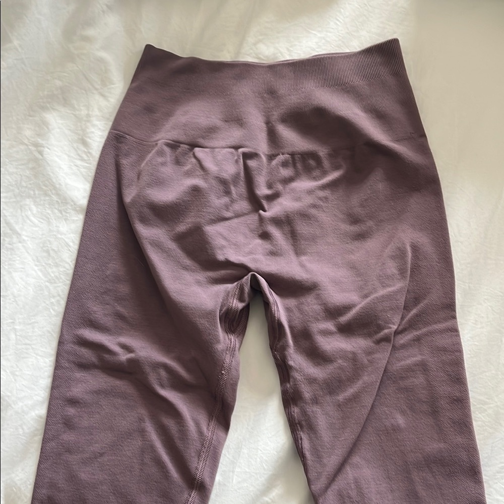 Purple High-Waisted Alphalete Amplify Butt Scrunch Leggings